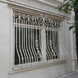 11 مدل حفاظ پنجره سفید طلایی نمای سنگ