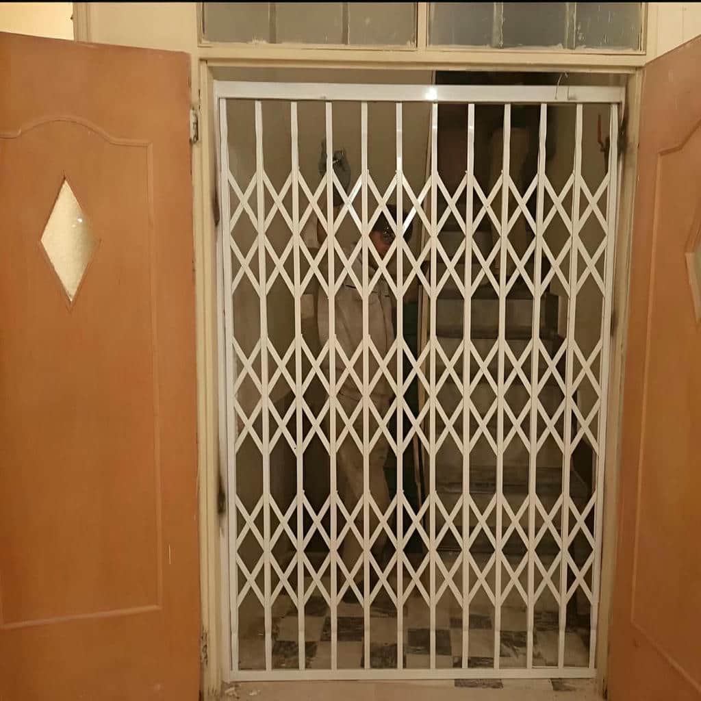 محافظ درب فلزی ساختمان