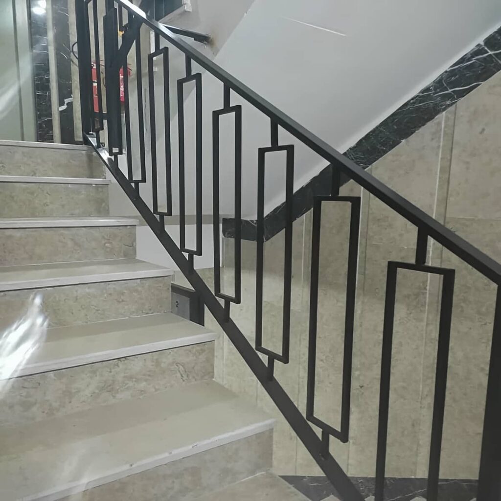 نرده پله با طراحی مینیمال