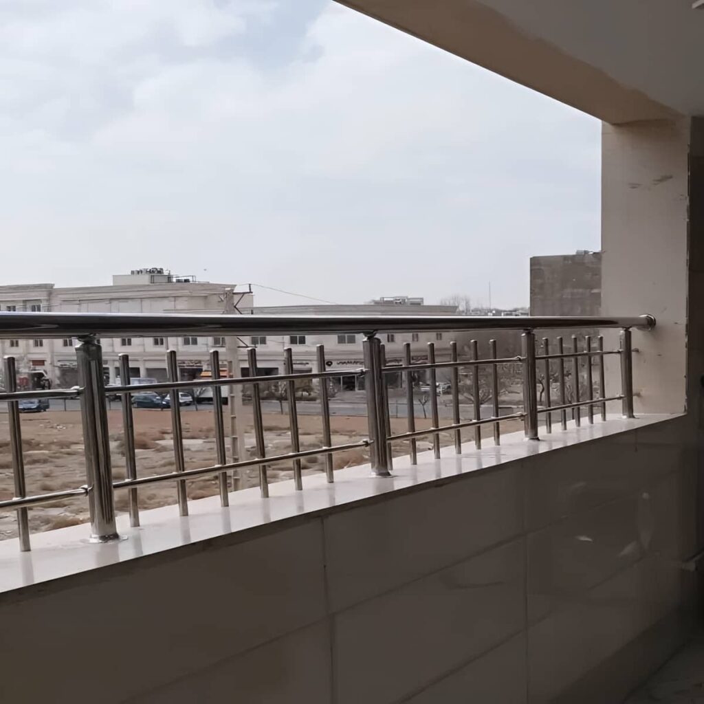 نرده تراس فلزی منظم