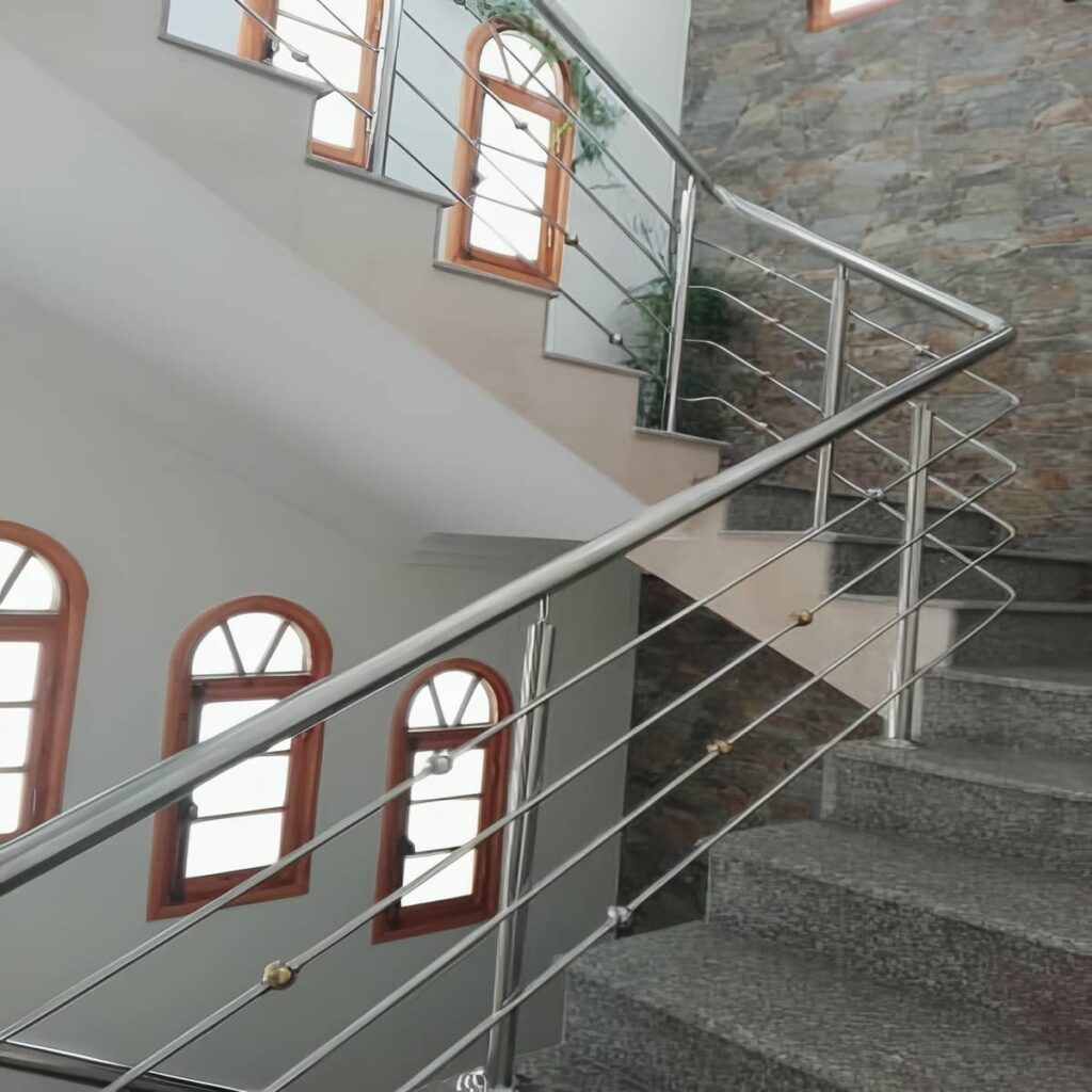 نرده استیل بالکن براق مدرن