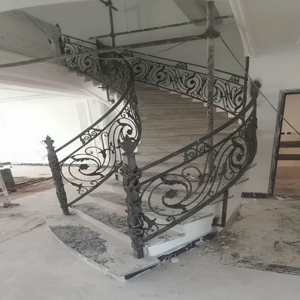 حفاظ تراس خارجی با طراحی مدرن حفاظ تراس خارجی با طراحی مدرن