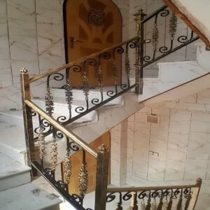 نرده فرفورژه راه پله با پوشش مقاوم
