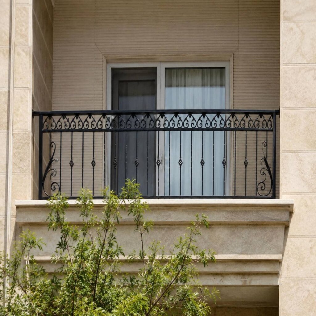 جان پناه بالکن فضای باز