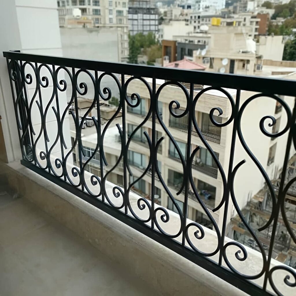 حفاظ بالکن فضای باز