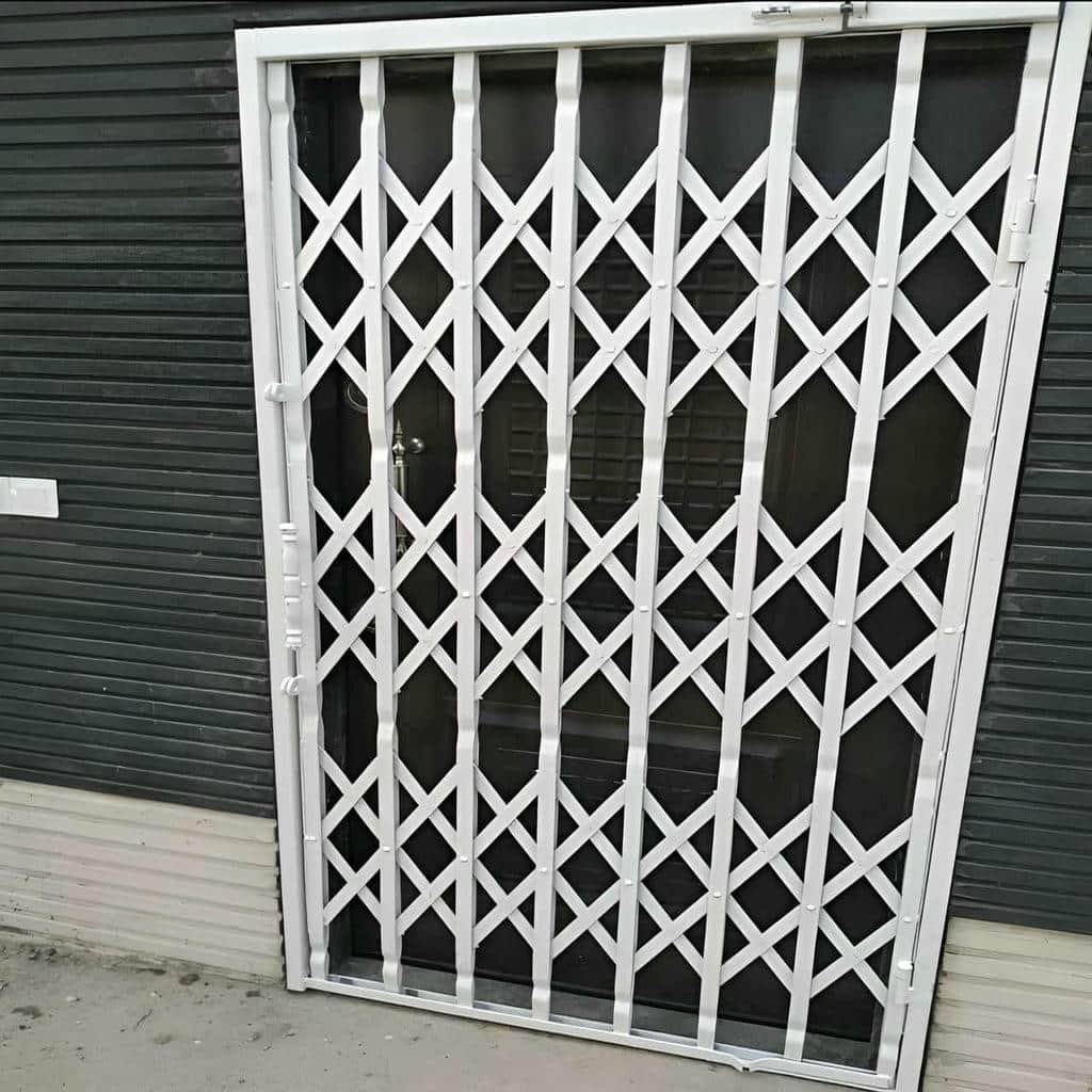 مرکز فروش حفاظ درب آکاردئونی با متریال مناسب در استان خراسان شمالی
