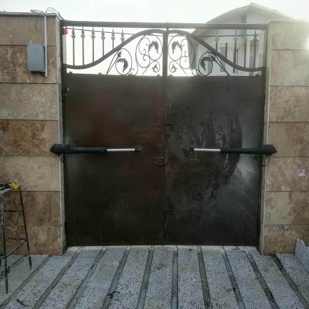 چشمی ایمنی پایین ستون کنار مسیر عبور خودرو