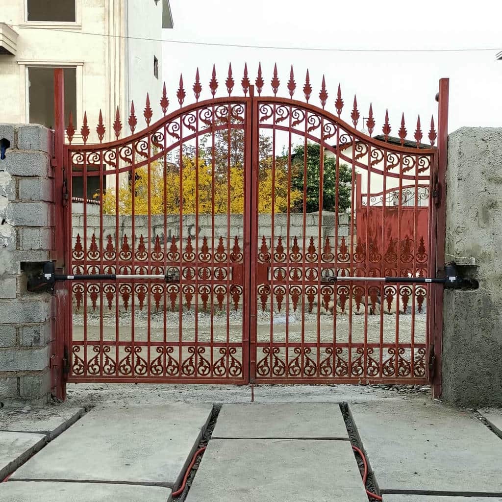 کارشناس بررسی تجهیزات ورودی ساختمان در استان خراسان جنوبی