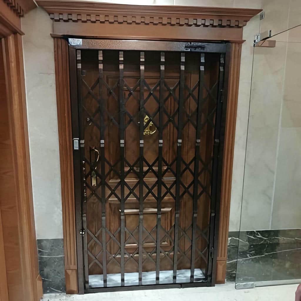 مرکز فروش حفاظ درب آکاردئونی بادوام و قفل‌دار در بوشهر و حومه