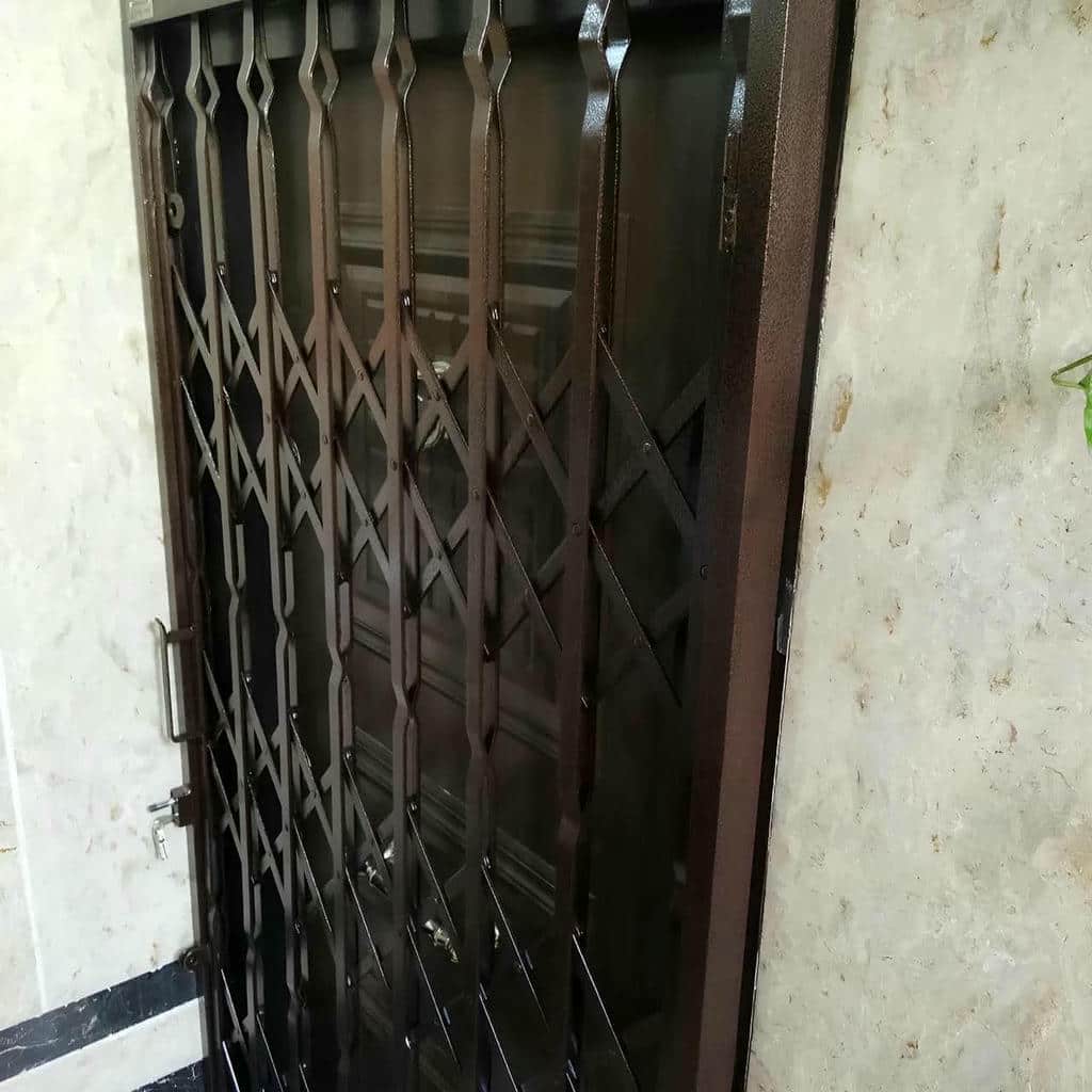 مرکز فروش حفاظ درب آکاردئونی با مقایسه مدل ایرانی و خارجی در گرگان و حومه